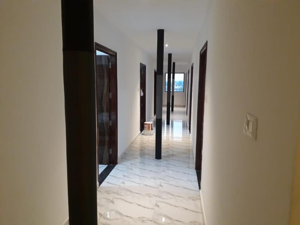 Hotel Neelam Moga Лудхиана Экстерьер фото